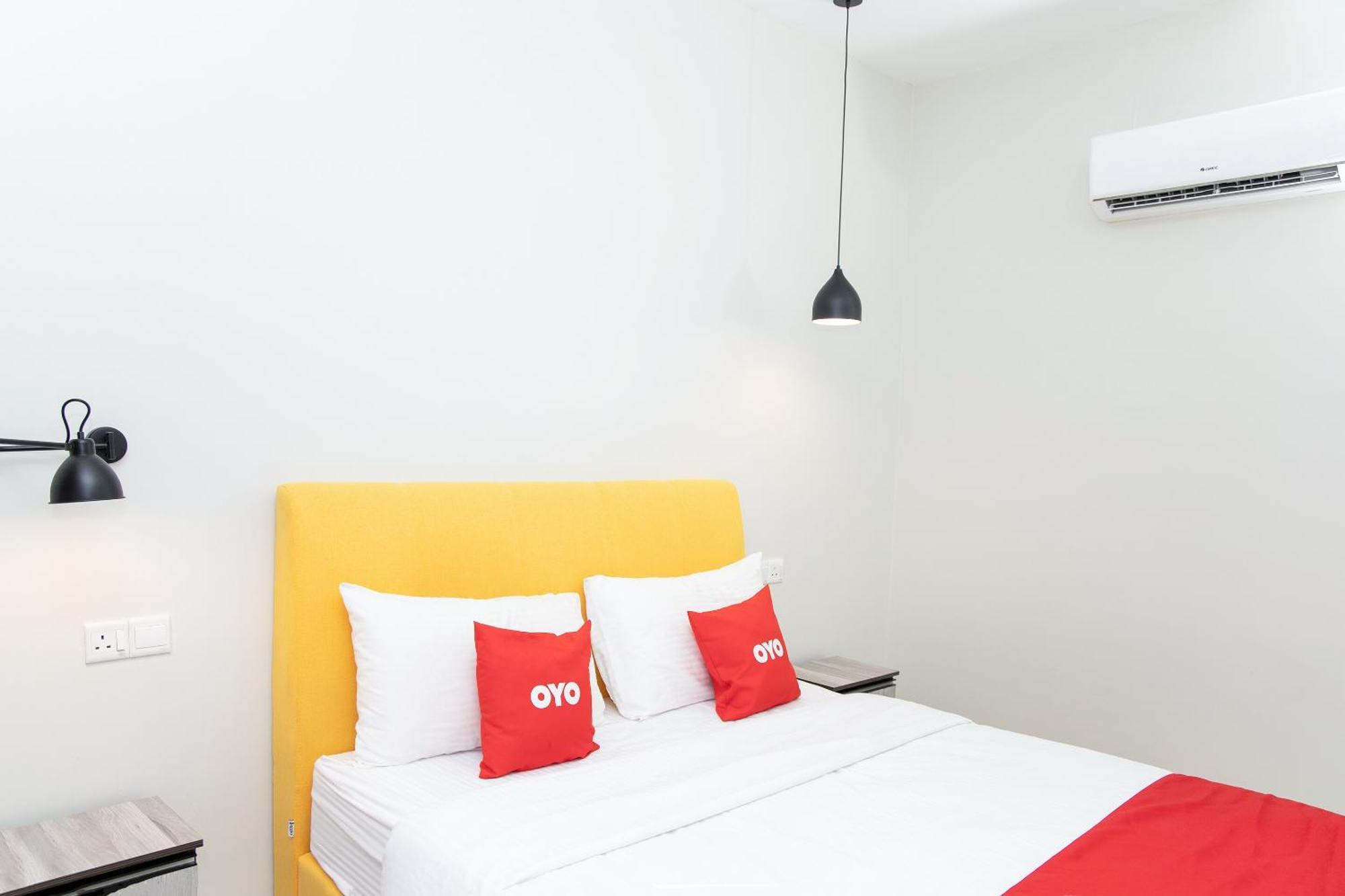 Capital O 90406 Mirani Hotel 암팡 외부 사진