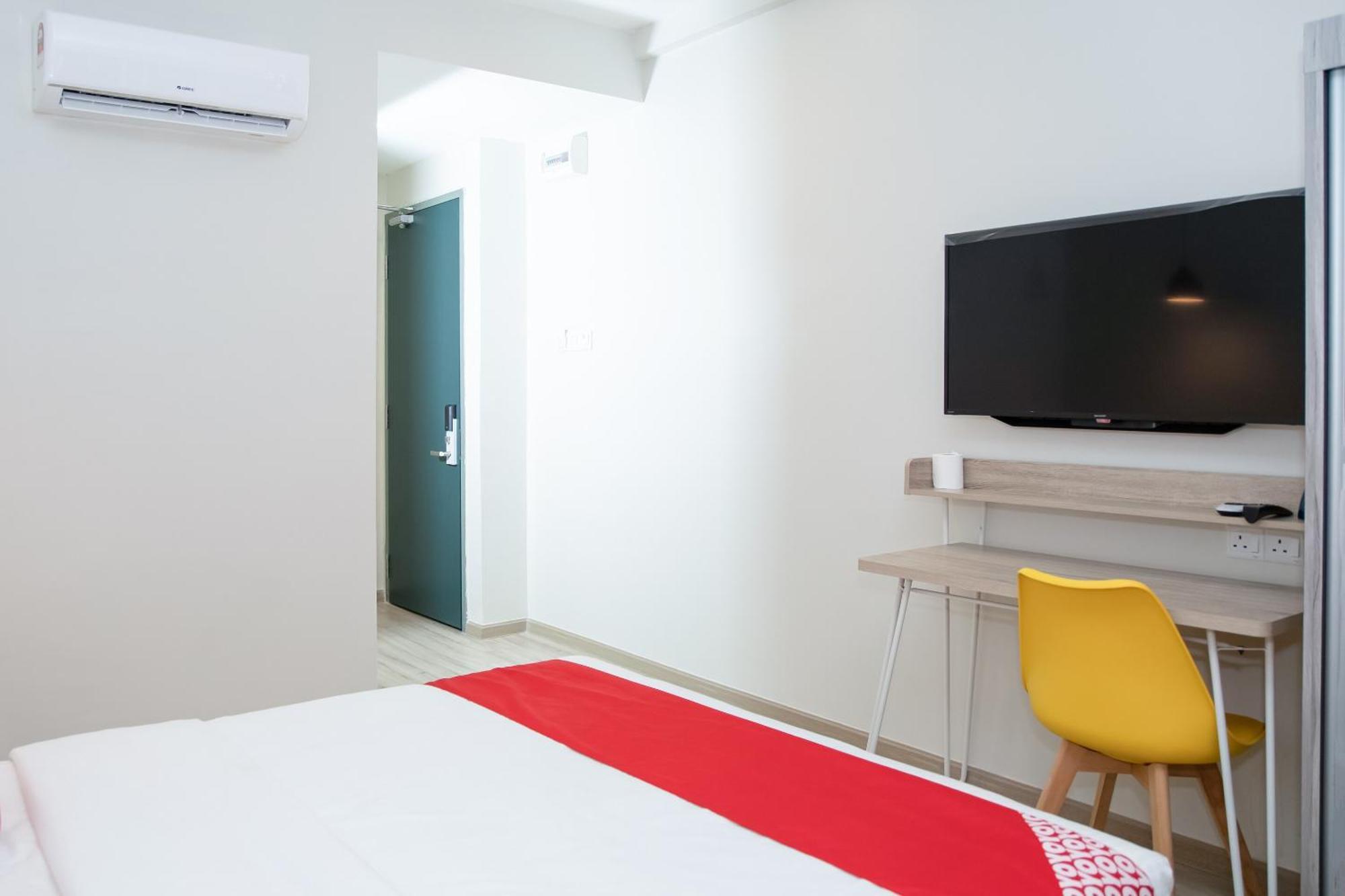 Capital O 90406 Mirani Hotel 암팡 외부 사진