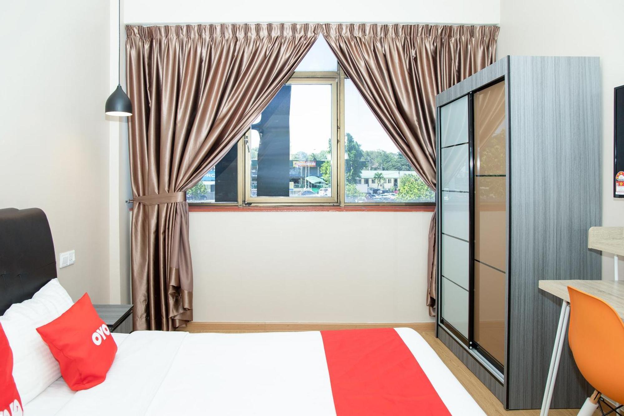 Capital O 90406 Mirani Hotel 암팡 외부 사진