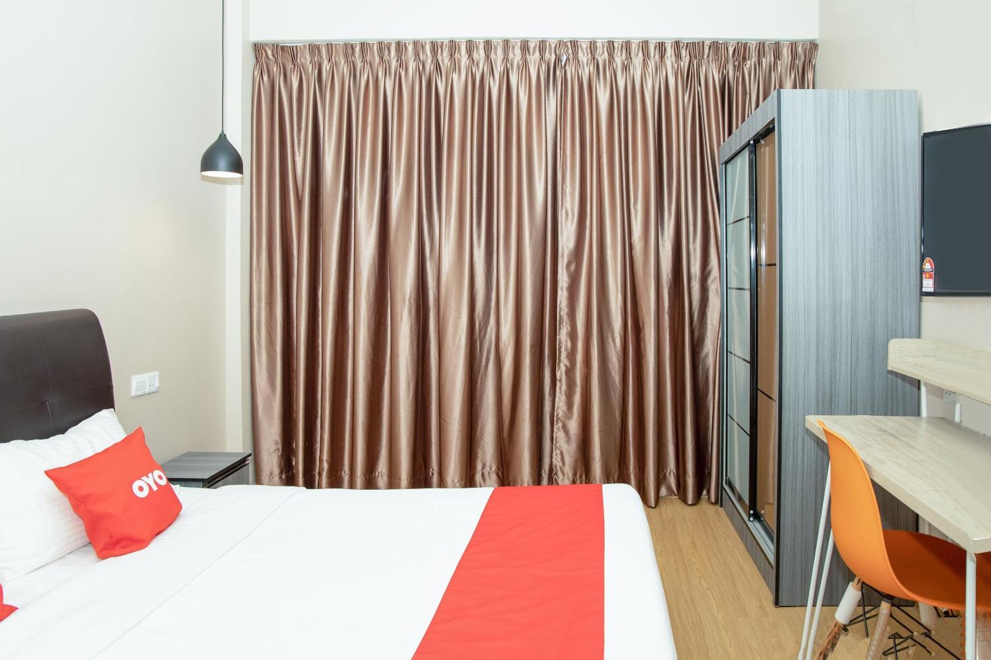 Capital O 90406 Mirani Hotel 암팡 외부 사진