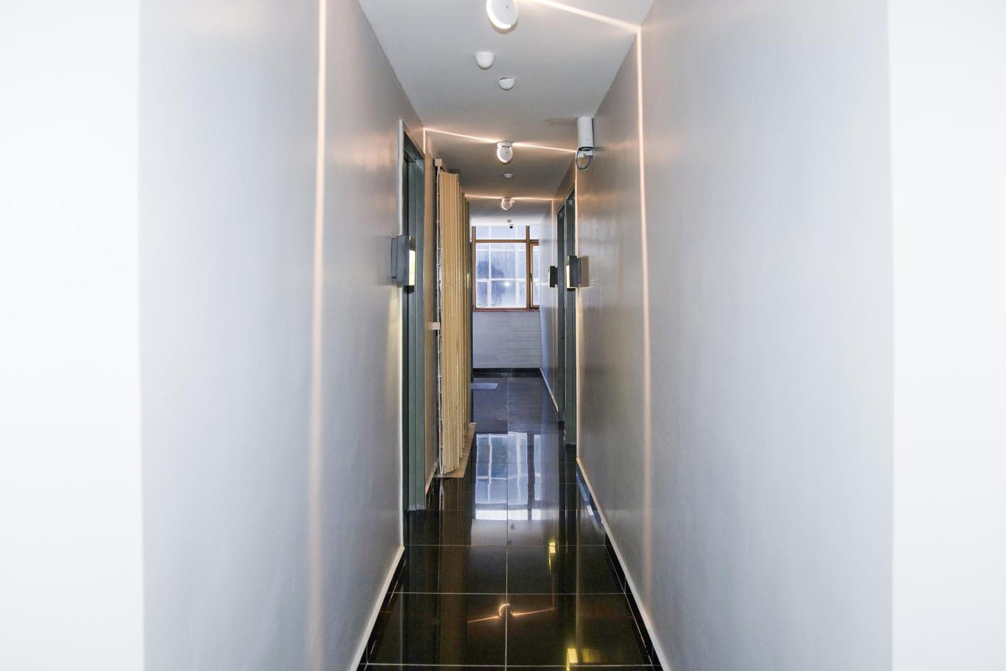 Capital O 90406 Mirani Hotel 암팡 외부 사진