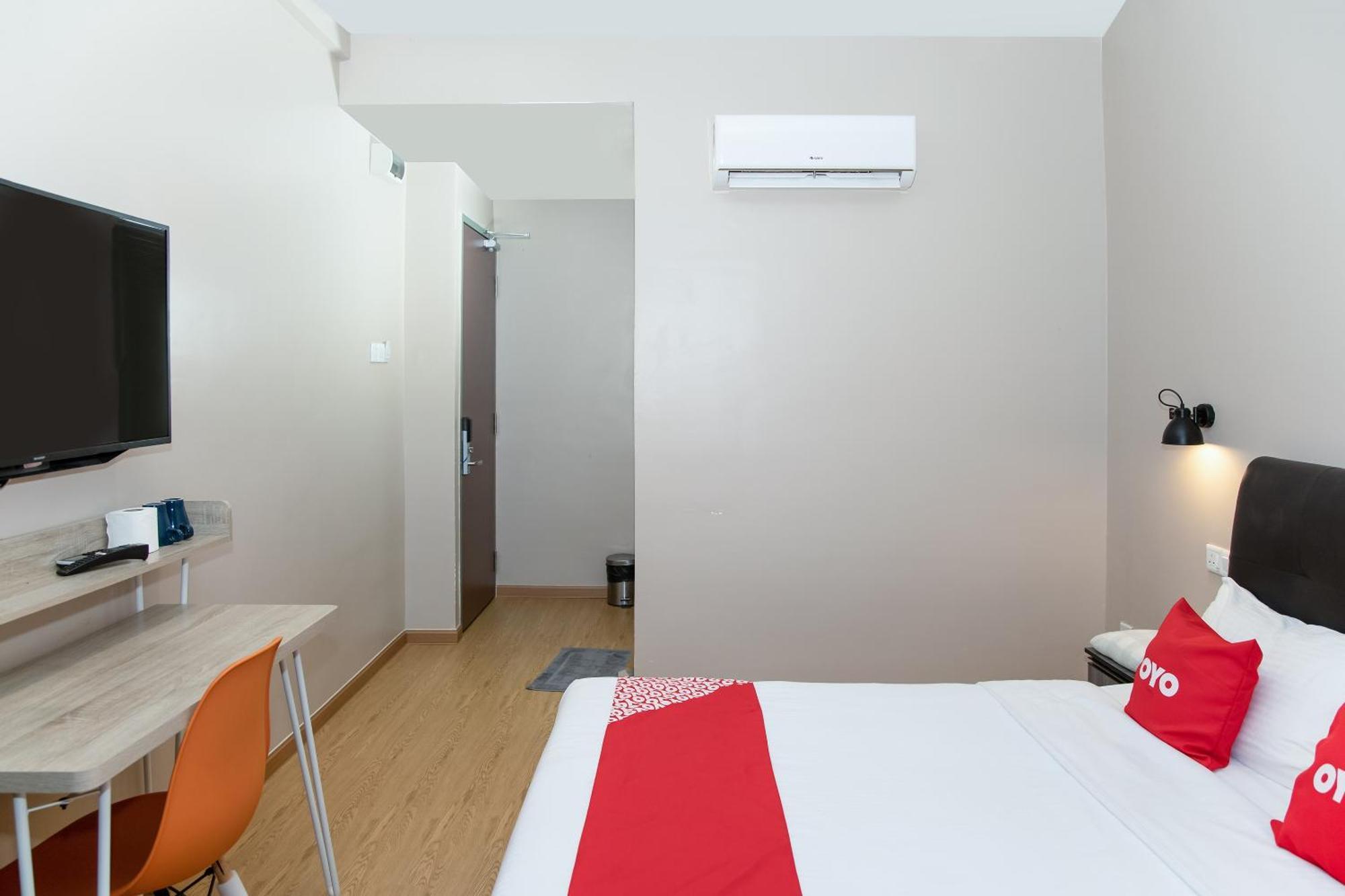 Capital O 90406 Mirani Hotel 암팡 외부 사진