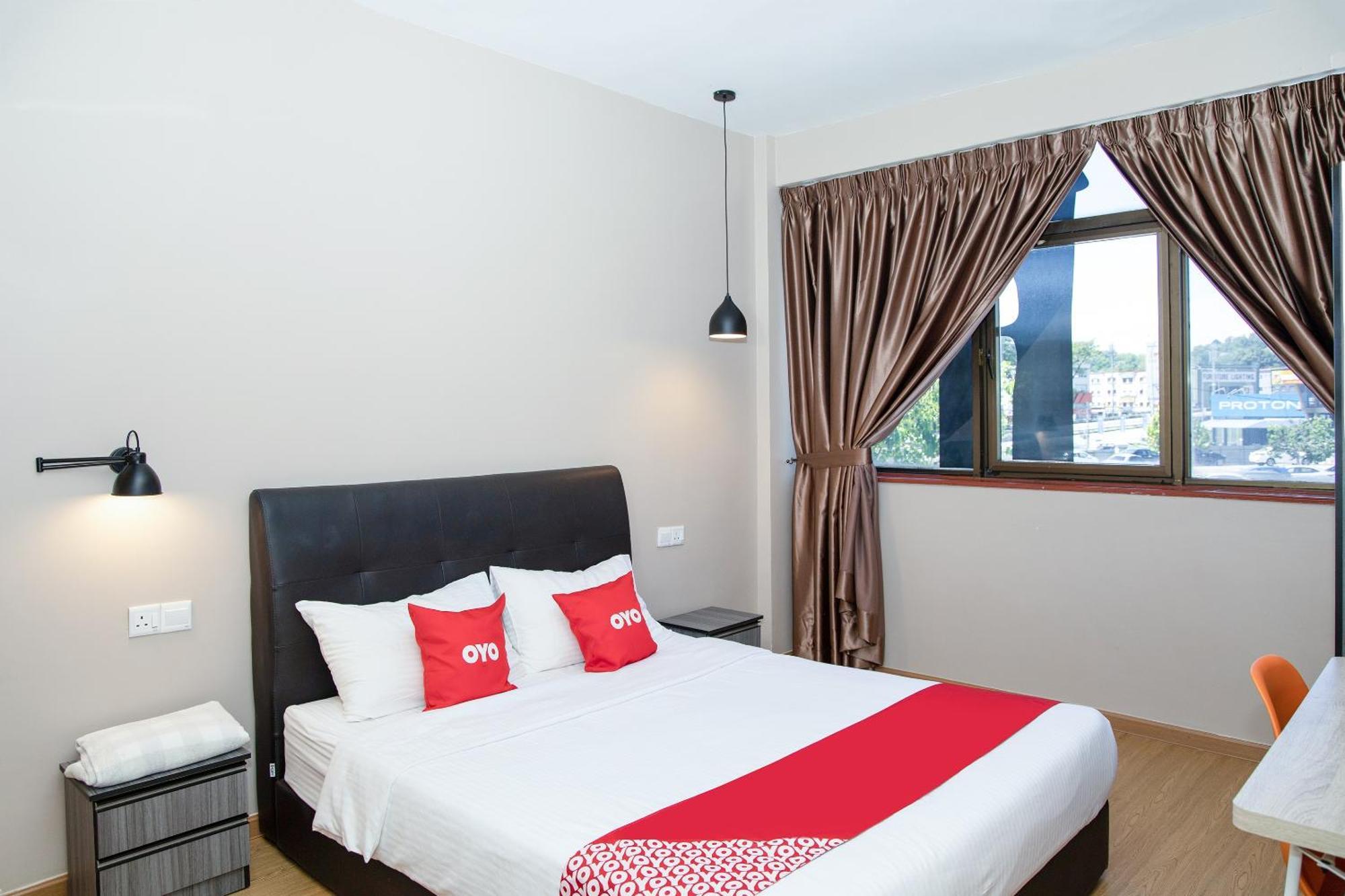 Capital O 90406 Mirani Hotel 암팡 외부 사진