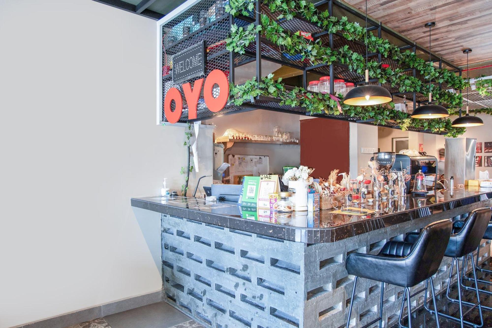Capital O 90406 Mirani Hotel 암팡 외부 사진