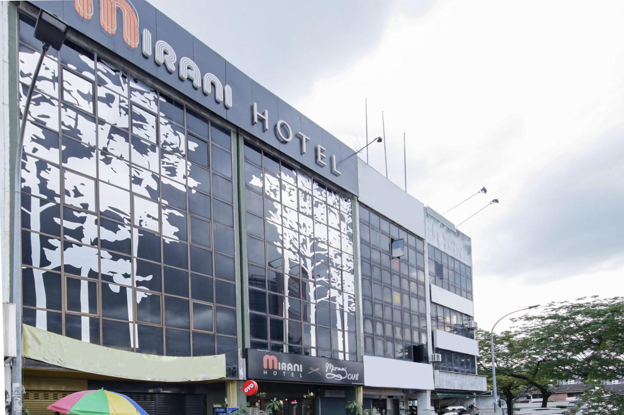 Capital O 90406 Mirani Hotel 암팡 외부 사진