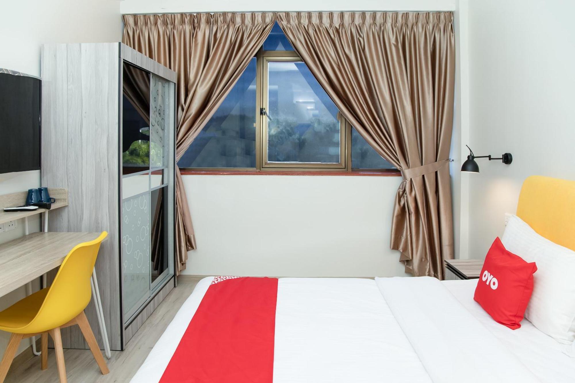 Capital O 90406 Mirani Hotel 암팡 외부 사진